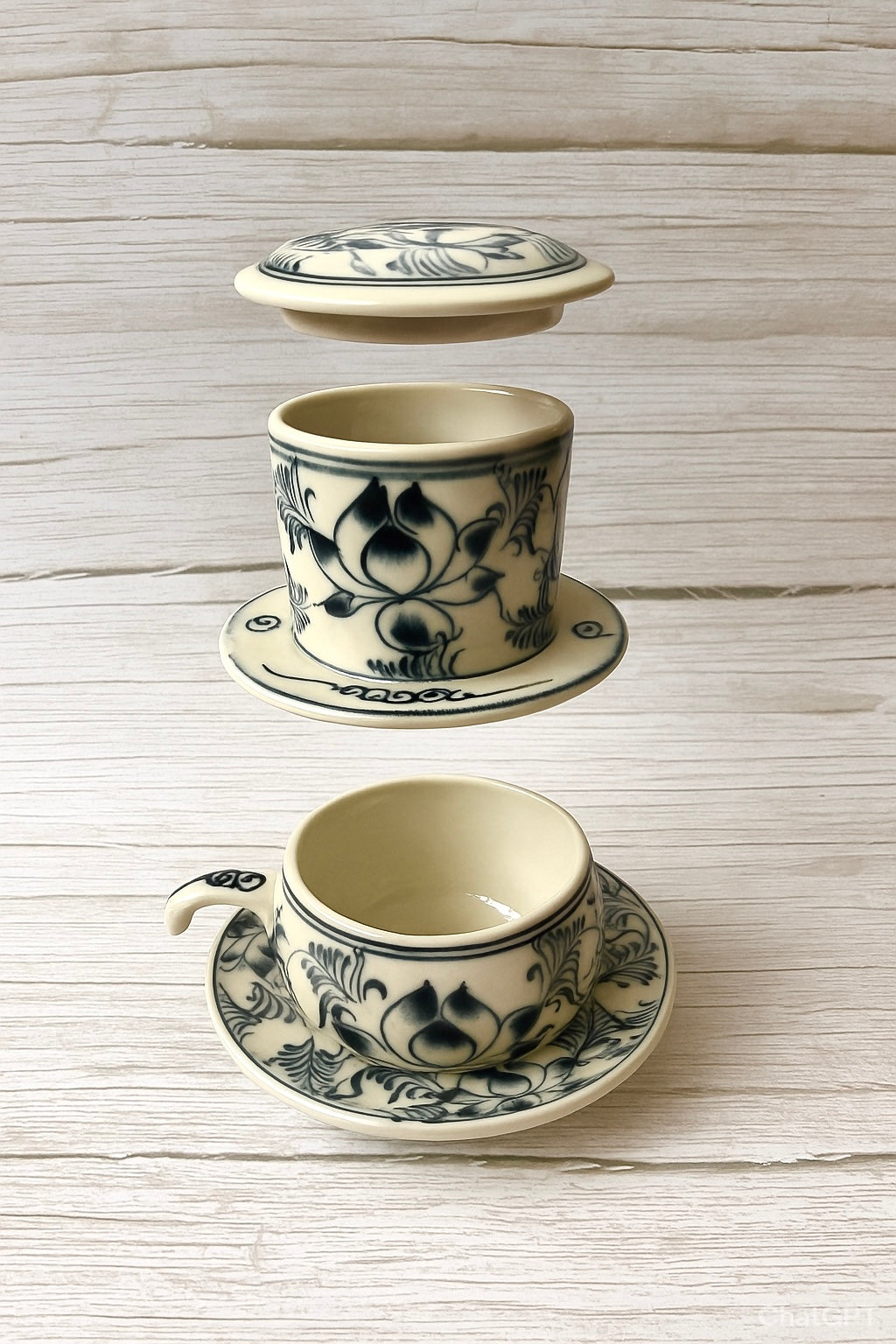 GESCHENKSET- Kaffeebohnen und Phin Set mit Kaffeefilter und passender Tasse aus Keramik in Lotus- Blumenmuster