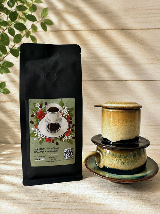 GESCHENKSET- Kaffeebohnen und Phin Set mit Kaffeefilter und passender Tasse aus Keramik in Moosgrün